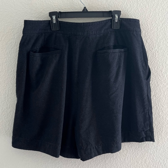 JENNI KAYNE | Bestselling Raw Silk Pleated High Waisted Short in Black | Size 12 - Picture 8 of 12